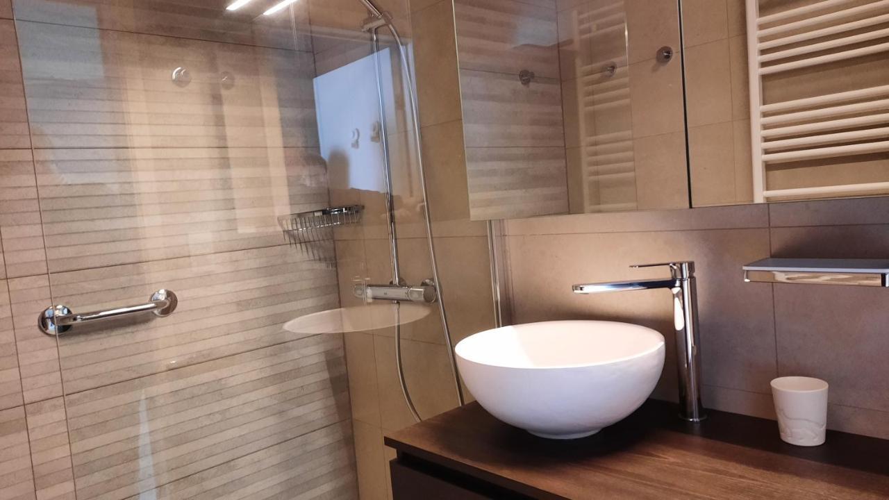 Zonnig En Gezellig Appartement Met Zijdelings Zeezicht En Zwembad In コクセッド エクステリア 写真